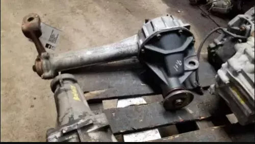 1995-2002 Kia Sportage Front Axle Differential Carrier Assembly Front DOHC OEM Used used OEM differential carrier