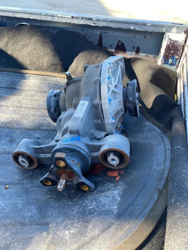 2016- 2020 Chevrolet Camaro AT 3.6L Rear Axle Differential Carrier Assembly OEM Used used OEM differential carrier