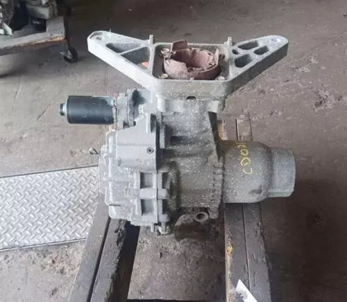 14-17 Jeep Cherokee Rear Differential Carrier Assy 2 Speed Transfer Case Used used OEM rear differential carrier