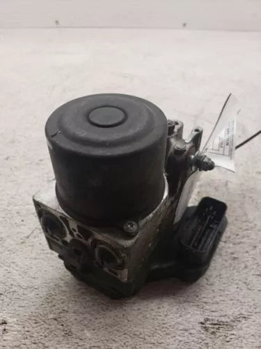 2004-2007 Toyota Highlander ABS Anti-Lock Brake Pump Module Assy FWD w/o Hybrid used OEM ABS pump and module