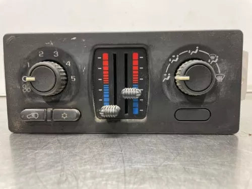 2003-2004 Chevy Silverado Avalanche 1500 AC Heater Temp Control CJ3 w/o Rr Def used OEM auto part