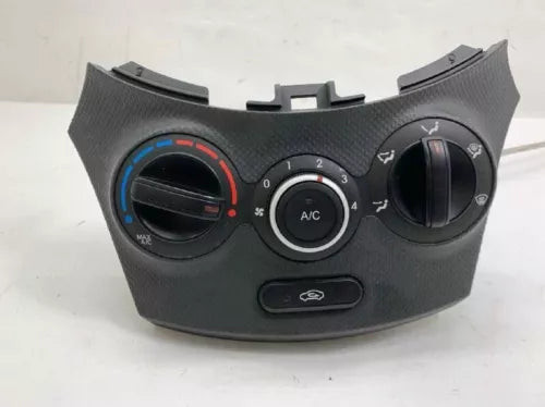 2012-2014 Hyundai Accent Heater Climate Temperature Control Dull finsh With AC used OEM A/C climate control module