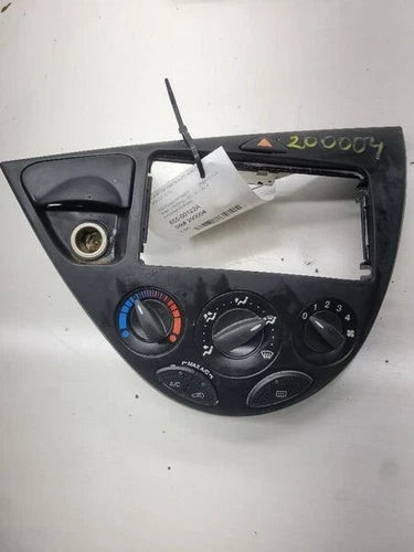 2000-2004 Ford Focus A/C Heater Climate Control With Radio Dash Bezel OEM used OEM A/C climate control module