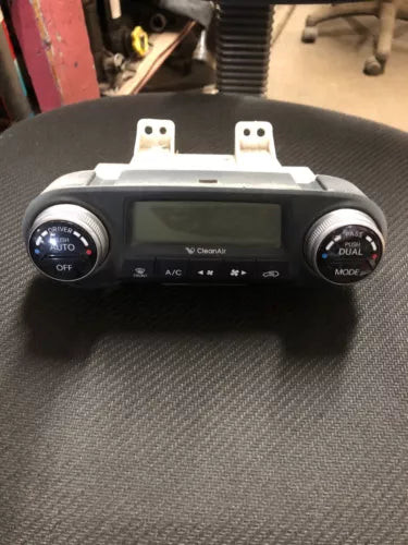 2010-2013 Hyundai Tucson A/C Heater Climate Temperature Control Automatic Used used OEM A/C climate control module