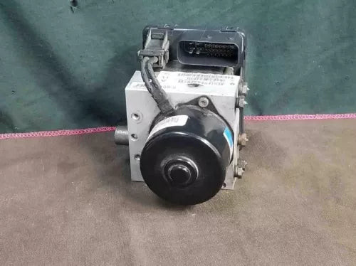 1999 2000 2001 Jeep Grand Cherokee AT 4x4 ABS Anti-Lock Brake Pump Assembly OEM used OEM ABS pump and module