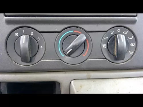 05 06 07 Ford F-250 F-350 Heater A/C Manual Temperature Climate Control With AC used OEM A/C climate control module