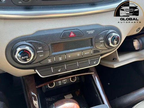 2016 Kia Sorento Auto A/C Heater Temperature Climate Control OEM used OEM A/C climate control module