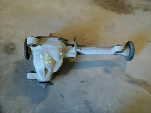 2004-2005 Ford F150 Pickup Front Differential Carrier Assembly 3.55 Ratio OEM Used used OEM front differential carrier
