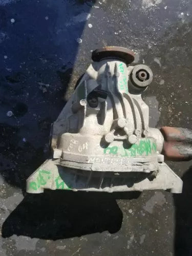 2002-2004 Ford Explorer Rear Axle Differential Carrier 3.55 Ratio OEM used OEM differential carrier