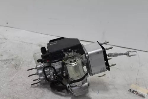 2020-2022 Nissan Frontier Brake Booster Pump Assembly OEM used OEM brake booster