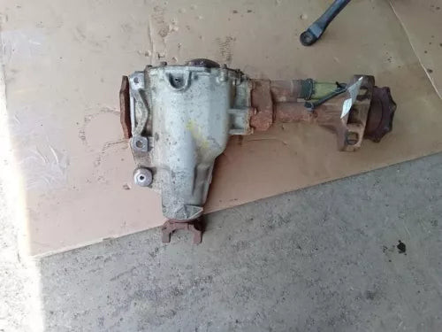 2017-2019 GMC Sierra 2500 Front Axle Differential Carrier OEM used OEM differential carrier