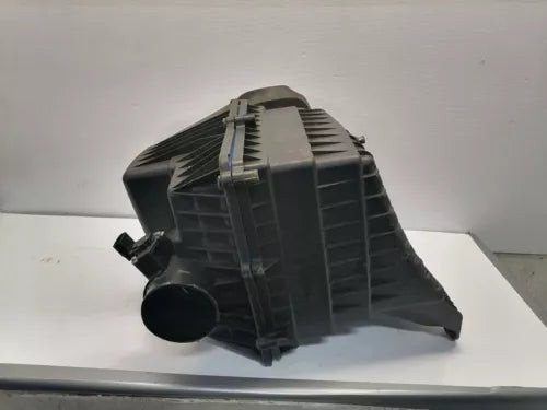 2015-2019 GMC Canyon,Chevy Colorado Air Cleaner /Air Filter Boxer 2.5L OEM used OEM air cleaner assembly