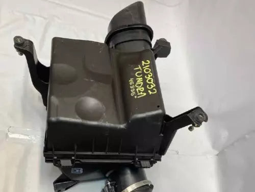2007-2019 Toyota Tundra Air Cleaner Air Box W/O Hydrocarbon Filter OEM used OEM air cleaner assembly
