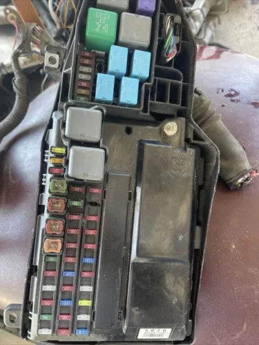 2007-2017 Lexus LS 460,LS 600HL Fuse Box Engine OEM used OEM engine assembly