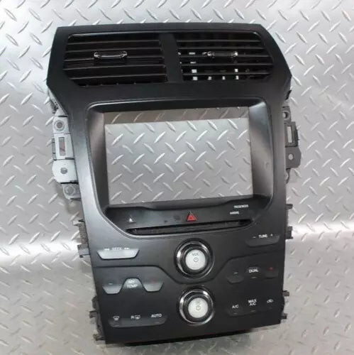 2014-2015 Ford Explorer Radio Temperature Control Panel ID FB5T-18A802-EA OEM used OEM A/C climate control module