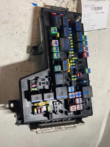 2005- 2007 Dodge Dakota 4.7L 3.7L Fuse Box Engine OEM used OEM engine assembly