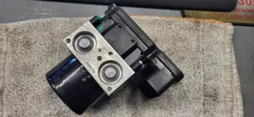 2013-2015 Volkswagen Passat Anti Lock Brake Pump Control Module Assembly OEM used OEM ABS pump and module