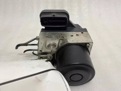 2004-2006 Toyota Sienna ABS Pump Anti-Lock Brake Pump Control Assembly FWD OEM used OEM ABS pump and module