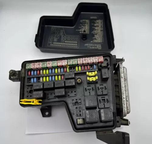 02 03 04 05 Dodge Ram 1500 2500 OEM TIPM Power Module Relay Fuse Box **TESTED** used OEM fuse box or power module