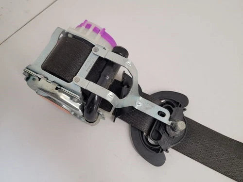 2018-2020 Chevy Equinox Front Passenger Seat Belt Retractor Assembly Black Oem used OEM seat belt assembly