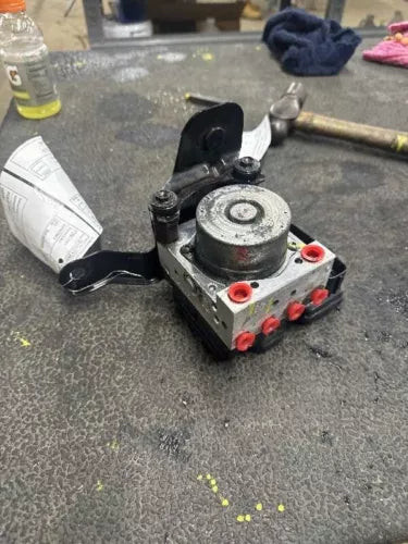 18-19 Toyota Corolla SDN W/O Sport Suspension ABS Anti-Lock Brake Pump Assembly used OEM ABS pump and module
