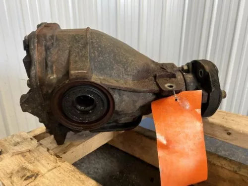 2007-2010 Chrysler 300 2.7L Rear Axle Differential Carrier 3.90 Ratio RWD OEM used OEM differential carrier