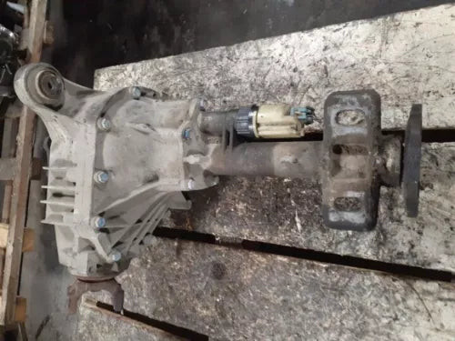 2000-2006 GMC Yukon Front Axle Differential Carrier Assembly 3.73 Ratio OEM Used used OEM differential carrier