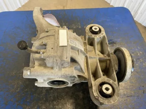 2015-2023 Chrysler 300 3.6L Rear Axle Differential Carrier 2.62 Ratio 195mm OEM Used used OEM differential carrier