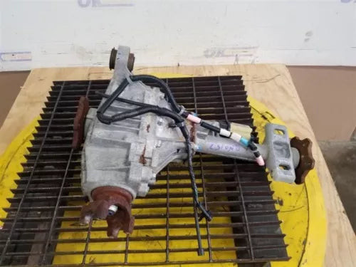 1999-2006 Chevrolet Silverado 1500 Front Axle Differential Carrier 3.73 Ratio GT4 Used OEM differential carrier used OEM differential carrier