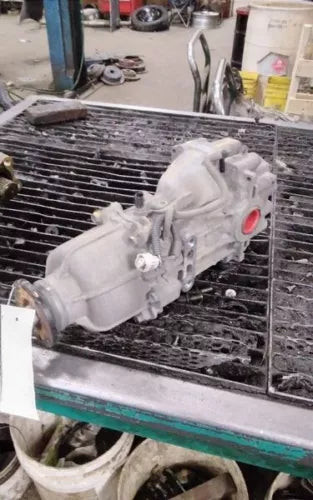 2010-2013 Suzuki Kizashi Rear Axle Differential Carrier Assembly OEM Used used OEM differential carrier
