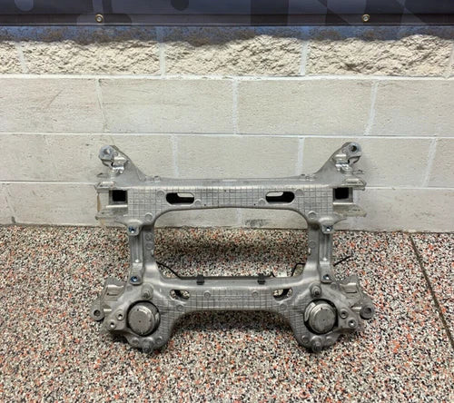 2015 CORVETTE C7 Z06 OEM REAR SUBFRAME DIFF TRANSMISSION CRADLE used OEM rear subframe and crossmember