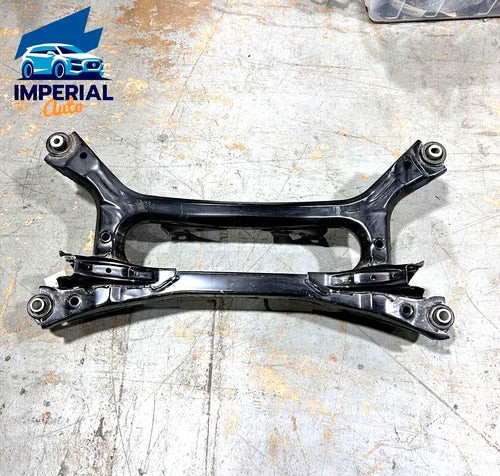 2018-2023 TOYOTA CAMRY REAR LOWER UNDERCARRIAGE SUBFRAME CROSSMEMBER OEM used OEM rear subframe and crossmember