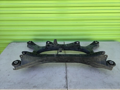 TOYOTA CAMRY XSE 18-22 REAR SUBFRAME SUSPENSION CROSSMEMBER FWD 2.5L OEM used OEM rear subframe and crossmember