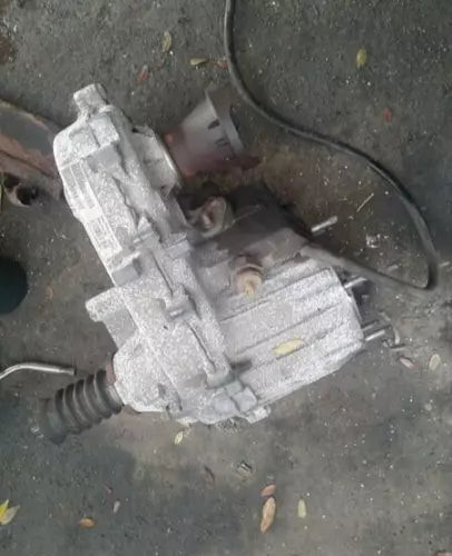 2005 2006 2007 Jeep Liberty Transfer Case Assembly Model 242 (Select Trac) Used used OEM transfer case