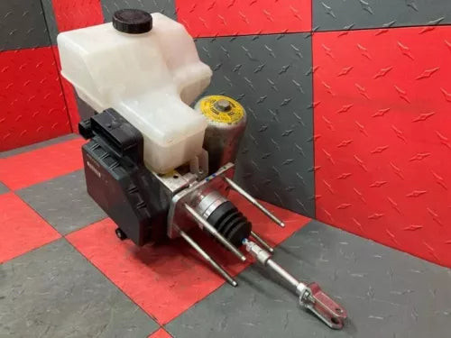 2017-2020 Nissan Titan Power Brake Booster Pump Assembly W/Master Cylinder Used OEM used OEM brake booster or master cylinder