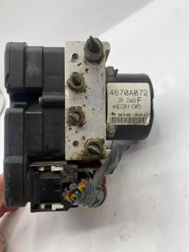2008 2009 Mitsubishi Lancer Anti Lock Brake Assembly W/O Turbo ID: 4670A517 Used used OEM ABS pump and module