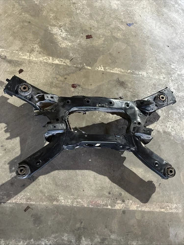 2016-2020 INFINITI QX60 REAR SUBFRAME CROSSMEMBER CRADLE FRAME ASSY OEM used OEM rear subframe and crossmember