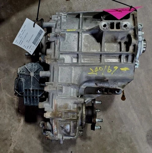 2007-2013 Toyota Tundra Transfer Case Assembly 5.7L (3URFE & 3URFBE Engine) Oem used OEM engine assembly