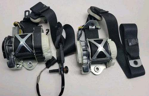 2011-13 Ford Fiesta Front Driver Passenger Seat Belt Retractor Assembly Black used OEM seat belt