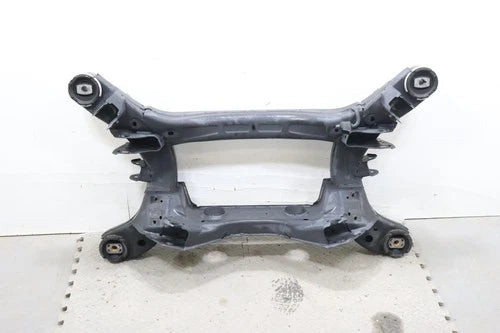2019-2020 CADILLAC XT4 REAR SUSPENSION SUBFRAME CROSSMEMBER CRADLE OEM 42799687 used OEM rear subframe and crossmember