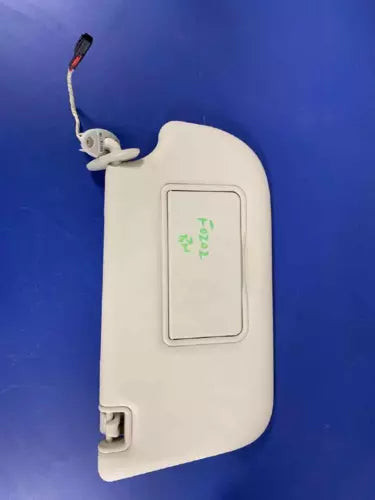 Ford Rh Passenger Sun Visor W Illumination Ivory Fits FORD FOCUS 2013-2018 used OEM sun visor