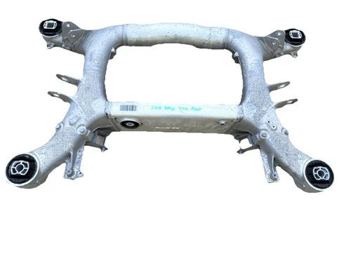 ⭐️2017 - 2023 BMW 530I 540I G30 Rear Axle Subframe Suspension Carrier Frame OEM used OEM rear subframe and crossmember