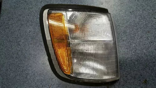 98-00 Isuzu Trooper front right passenger corner light lens lamp OEM used OEM throttle body