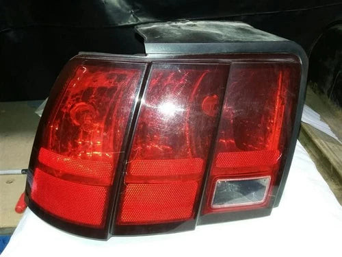 1999-2004 FORD MUSTANG LEFT DRIVER SIDE TAIL LIGHT LAMP OEM 2000 01 02 03 04 used OEM tail light