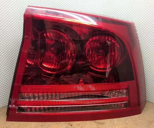 2006-2008 DODGE CHARGER REAR RIGHT PASSENGER'S SIDE TAIL LIGHT LAMP ASSEMBLY OEM used OEM tail light