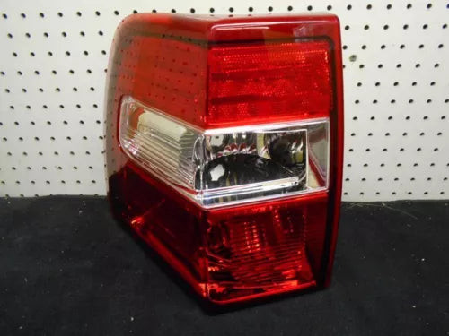2007-2017 Ford Expedition Tail Light LH 08 09 10 11 12 13 14 15 16 17 used OEM tail light