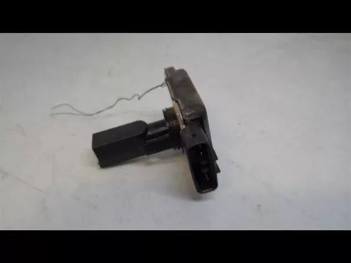 Toyota Tundra 2000-2005 Air Flow Meter 4.7L 8 Cylinder used OEM used OEM auto part