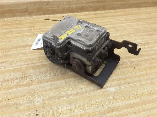 CHEVY TRAILBLAZER 2002-2003 ANTI LOCK BRAKE PUMP ASSEMBLY 4X4 113" WHEEL BASE used OEM ABS pump and module
