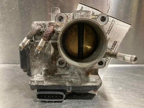 Throttle Body Valve Housing 2.4L 4 Cylinder Fits 2007-2011 Honda ELEMENT used OEM throttle body