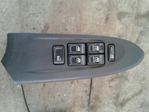 CHEVROLET TRAILBLAZER 2002-2004 DRIVER SIDE FRONT DOOR MASTER WINDOW SWITCH Used OEM used OEM window switch